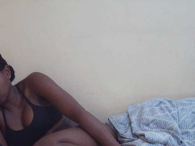Sweetdiva2 live cam on BongaCams