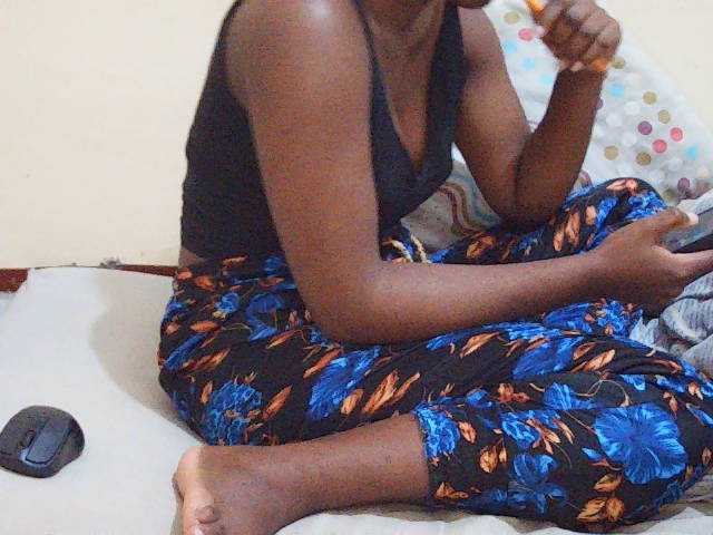 Sweetdiva2 live cam on BongaCams