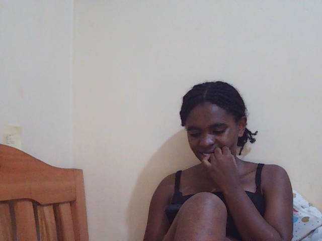 Sweetdiva2 live cam on BongaCams