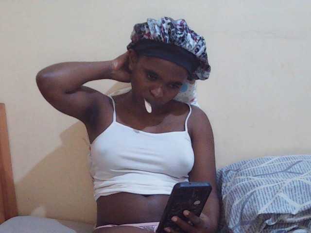 Sweetdiva2 live cam on BongaCams