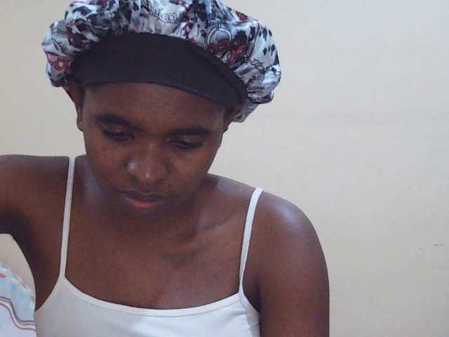 Sweetdiva2 live cam on BongaCams