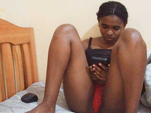 Sweetdiva2 live cam on BongaCams