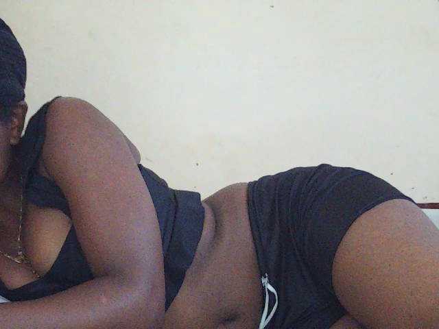 Sweetdiva2 live cam on BongaCams
