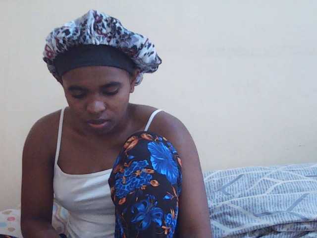 Sweetdiva2 live cam on BongaCams