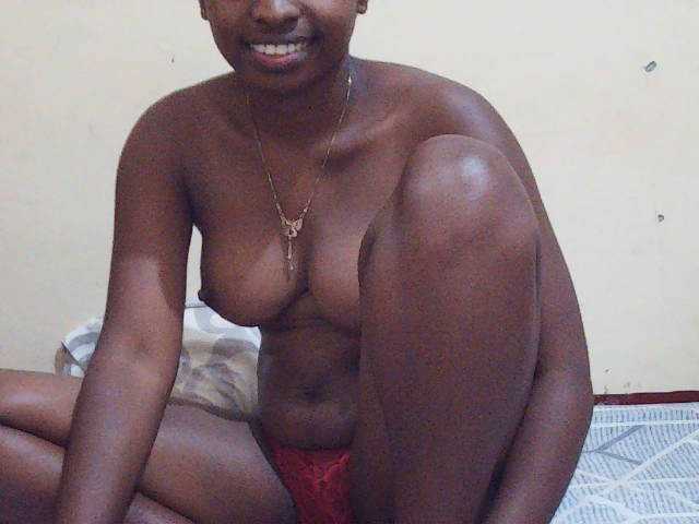 Sweetdiva2 live cam on BongaCams