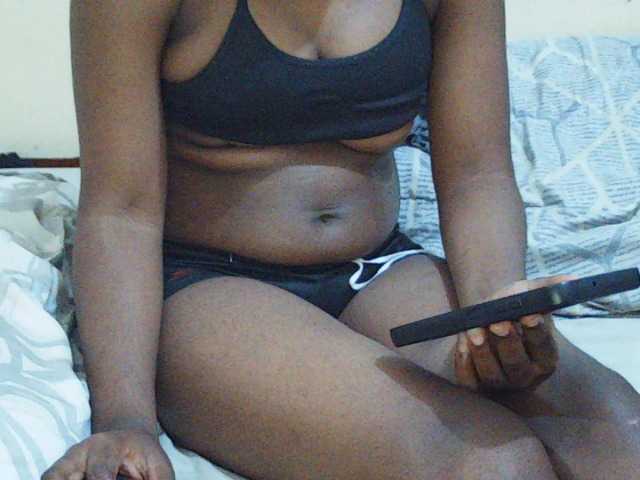 Sweetdiva2 live cam on BongaCams