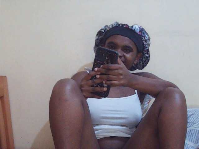 Sweetdiva2 live cam on BongaCams