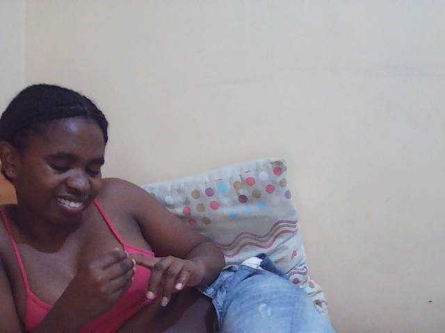 Sweetdiva2 live cam on BongaCams