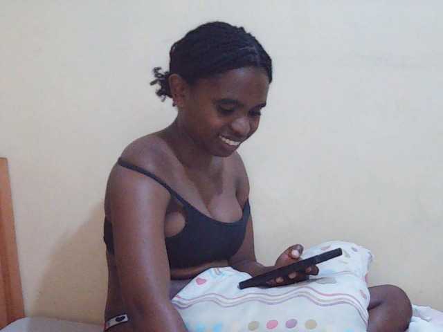 Sweetdiva2 live cam on BongaCams