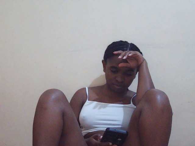Sweetdiva2 live cam on BongaCams