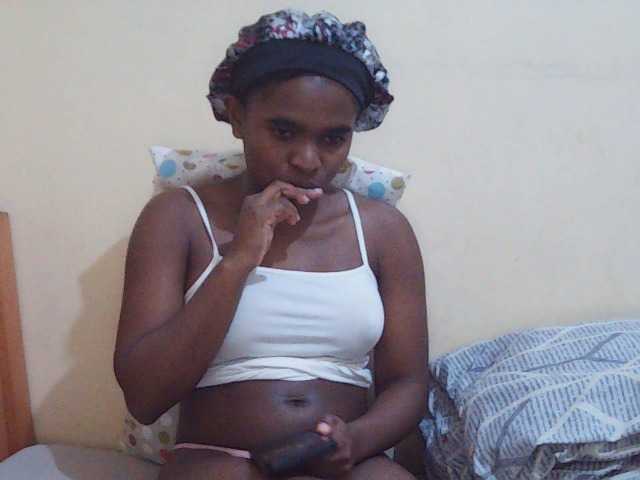 Sweetdiva2 live cam on BongaCams