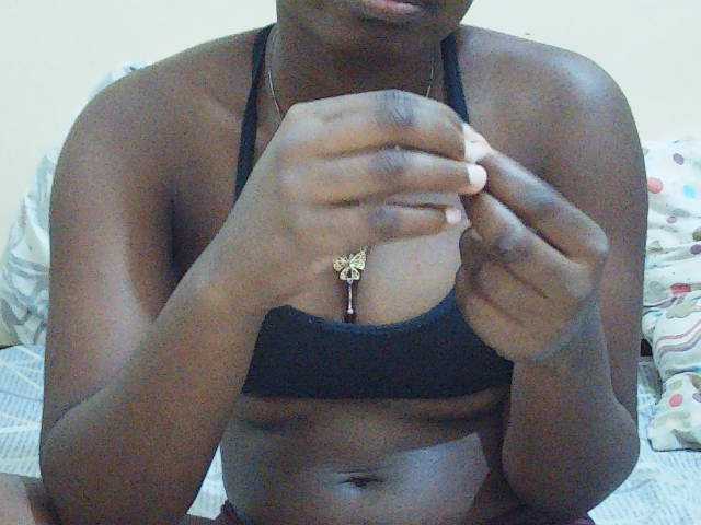 Sweetdiva2 live cam on BongaCams