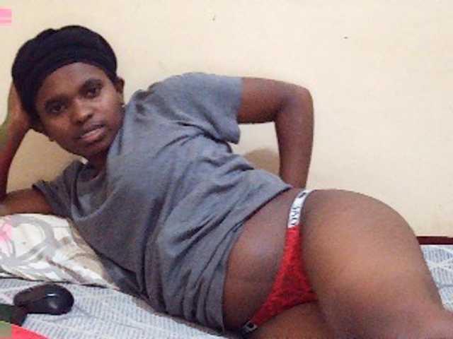 Sweetdiva2 live cam on BongaCams