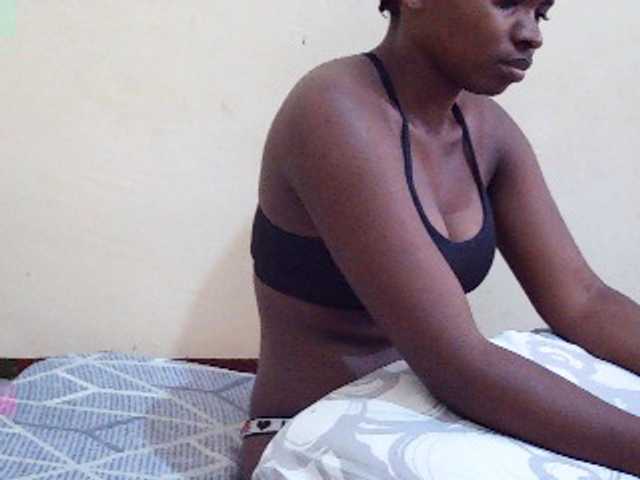 Sweetdiva2 live cam on BongaCams