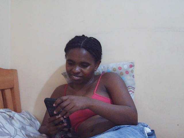Sweetdiva2 live cam on BongaCams