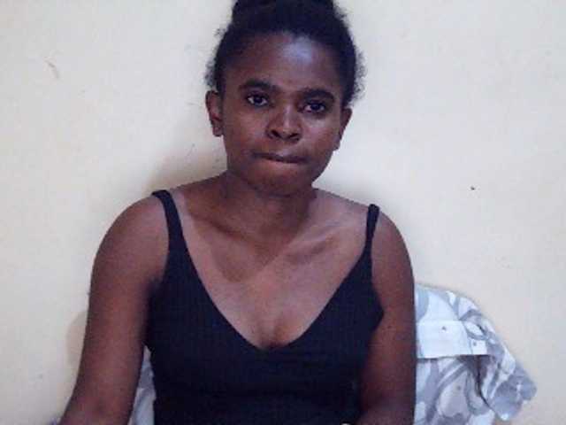 Sweetdiva2 live cam on BongaCams