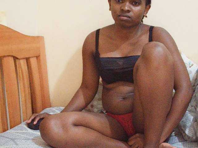 Sweetdiva2 live cam on BongaCams