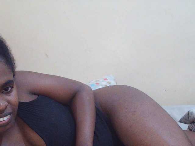 Sweetdiva2 live cam on BongaCams