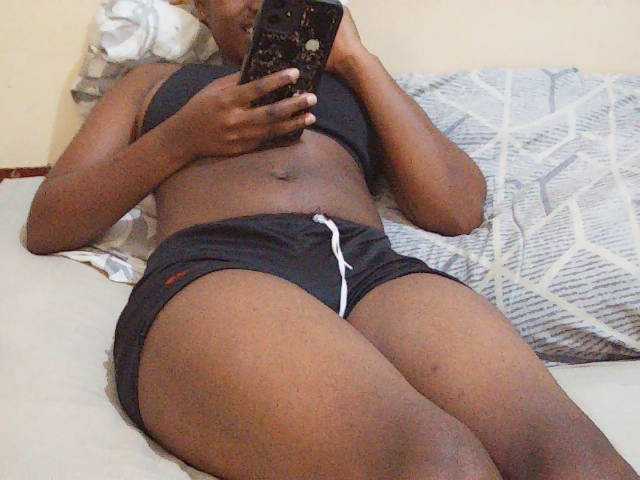 Sweetdiva2 live cam on BongaCams