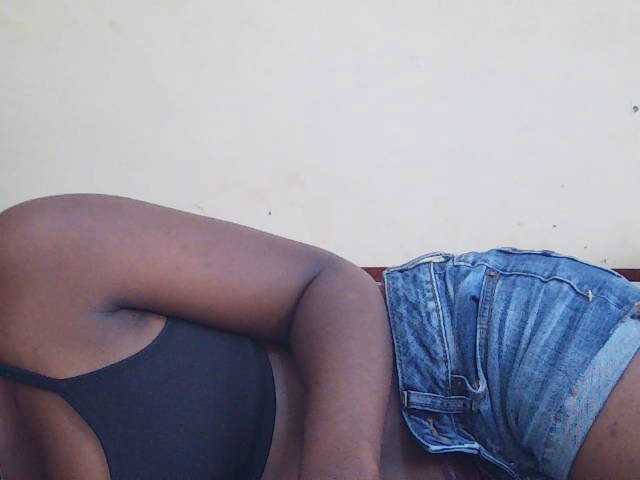 Sweetdiva2 live cam on BongaCams