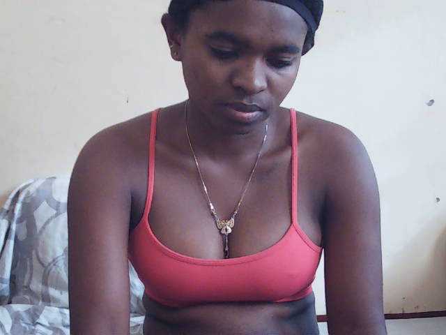 Sweetdiva2 live cam on BongaCams