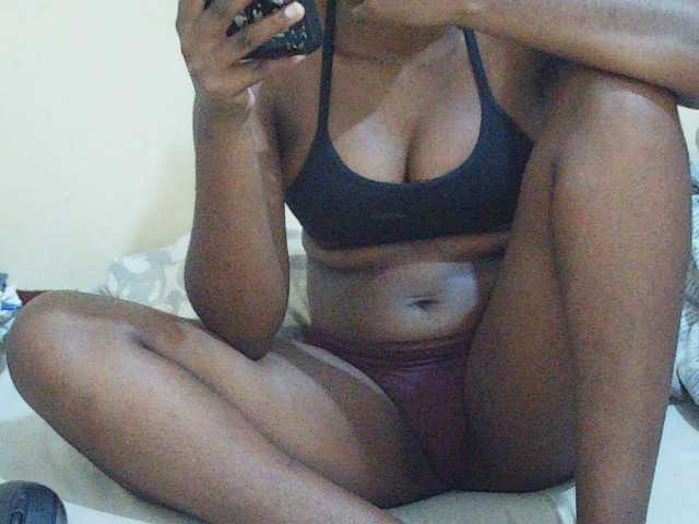 Sweetdiva2 live cam on BongaCams