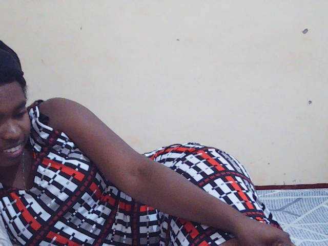 Sweetdiva2 live cam on BongaCams
