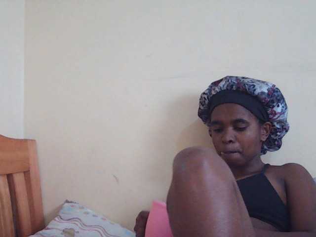 Sweetdiva2 live cam on BongaCams