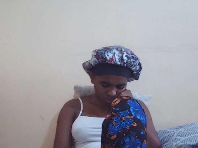 Sweetdiva2 live cam on BongaCams