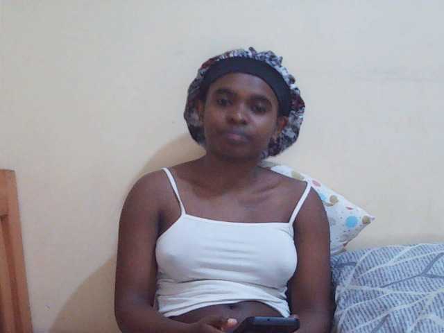 Sweetdiva2 live cam on BongaCams