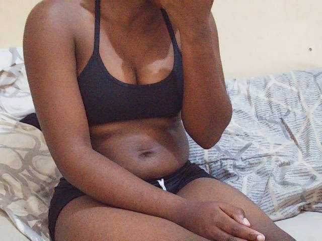 Sweetdiva2 live cam on BongaCams
