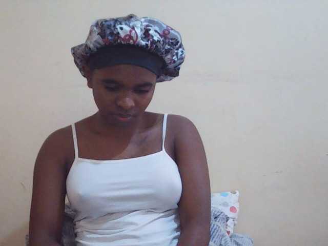Sweetdiva2 live cam on BongaCams