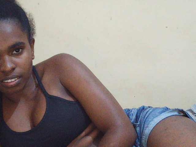 Sweetdiva2 live cam on BongaCams