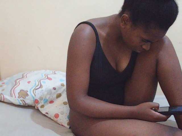 Sweetdiva2 live cam on BongaCams