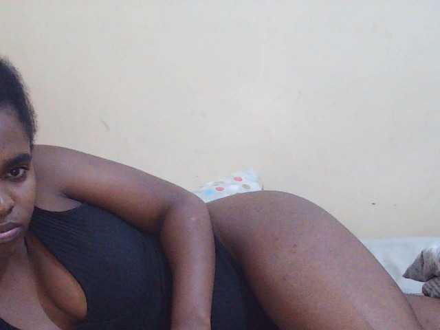 Sweetdiva2 live cam on BongaCams