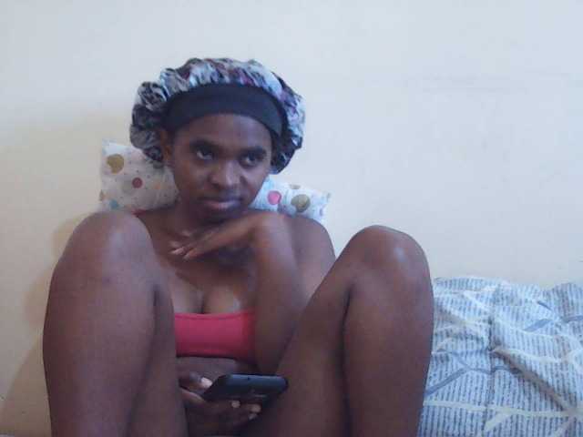 Sweetdiva2 live cam on BongaCams
