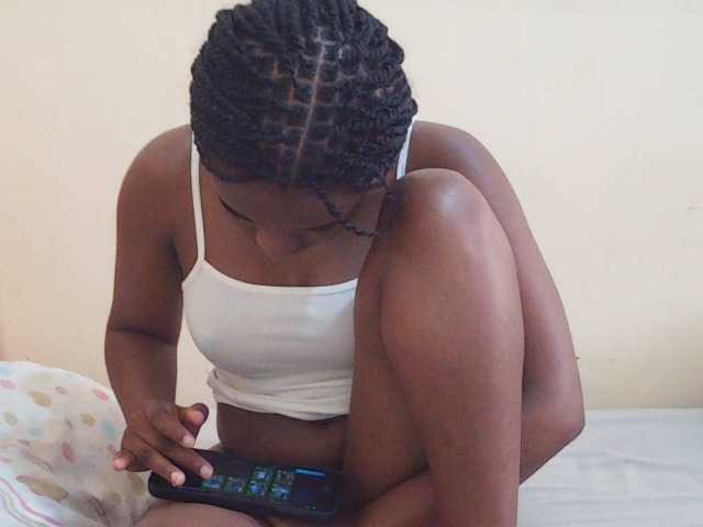 Sweetdiva2 live cam on BongaCams