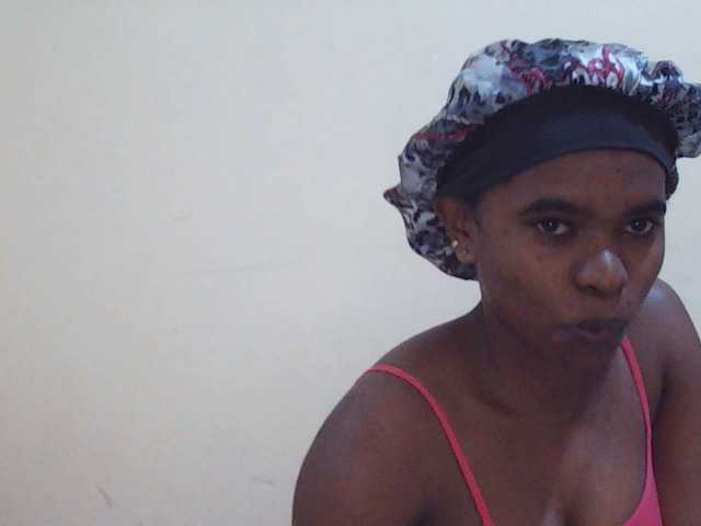 Sweetdiva2 live cam on BongaCams