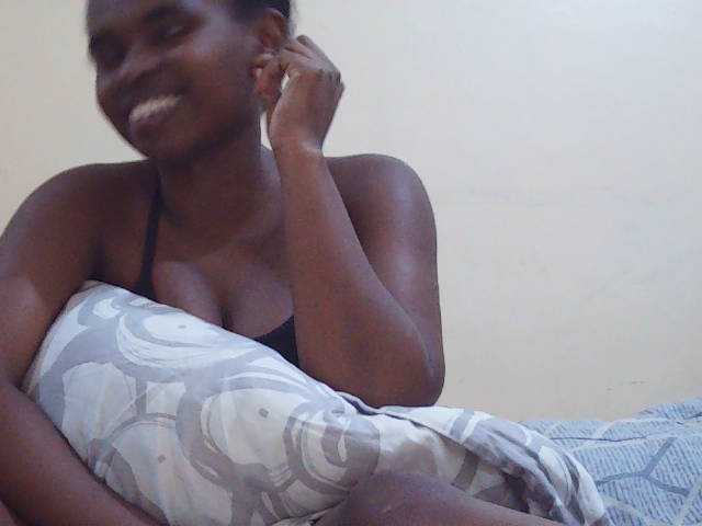 Sweetdiva2 live cam on BongaCams