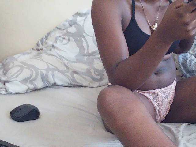 Sweetdiva2 live cam on BongaCams