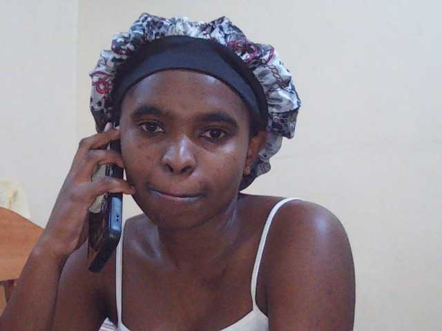 Sweetdiva2 live cam on BongaCams