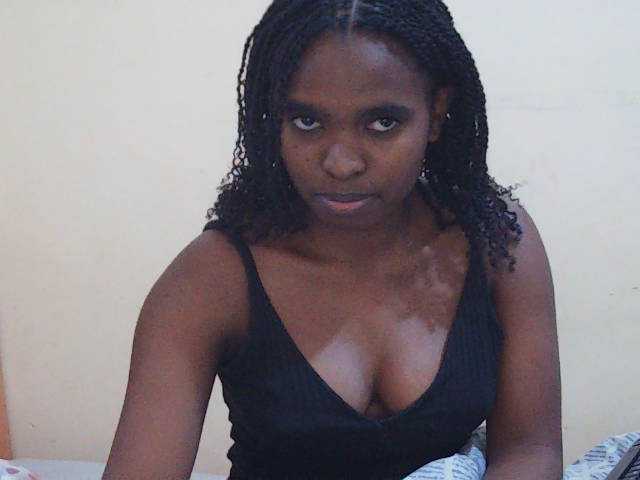Sweetdiva2 live cam on BongaCams