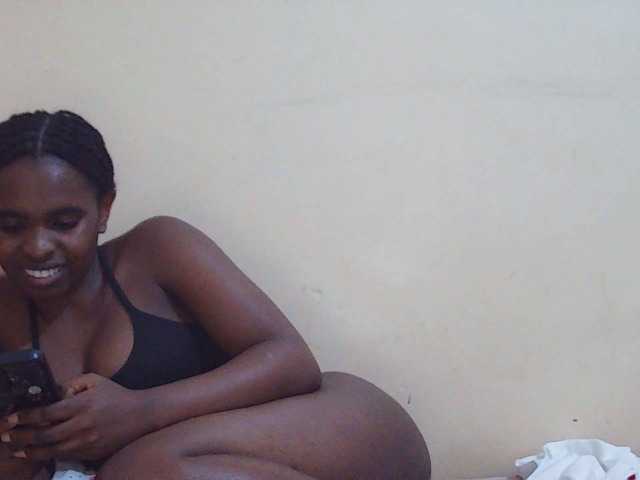Sweetdiva2 live cam on BongaCams