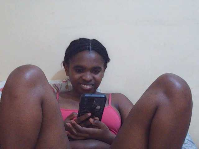 Sweetdiva2 live cam on BongaCams