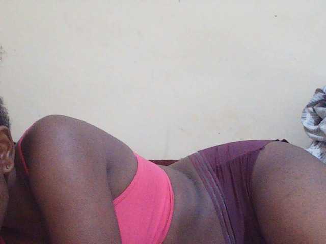 Sweetdiva2 live cam on BongaCams