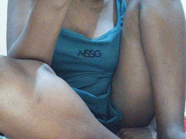Sweetdiva2 live cam on BongaCams