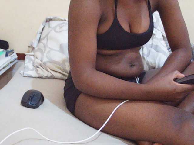 Sweetdiva2 live cam on BongaCams