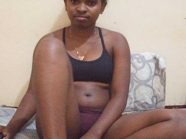 Sweetdiva2 live cam on BongaCams
