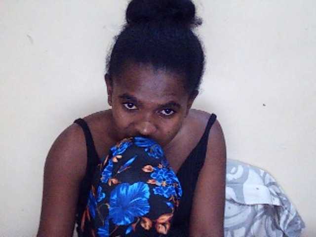 Sweetdiva2 live cam on BongaCams