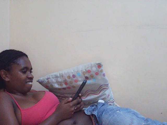 Sweetdiva2 live cam on BongaCams